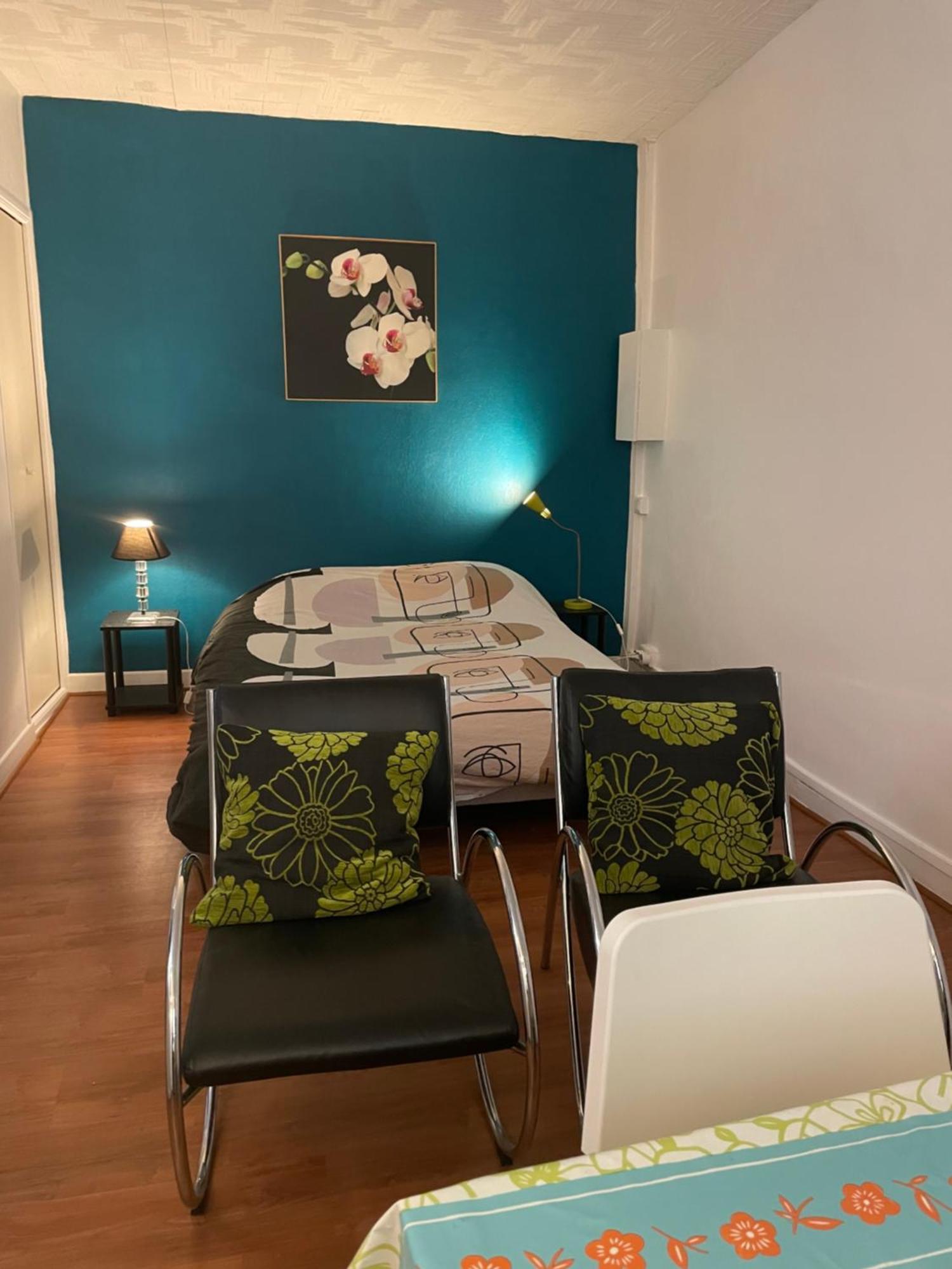 Studio N•4 En Plein Coeur De La Ville Thermal Bagneres-de-Bigorre Bagian luar foto